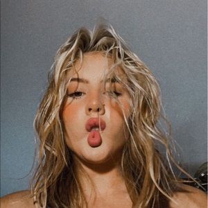 Meet your Posher, Kat